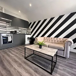 Flash Sale King Size Bed Super Central One Bed Next To Seafront 2 Apartment Brighton